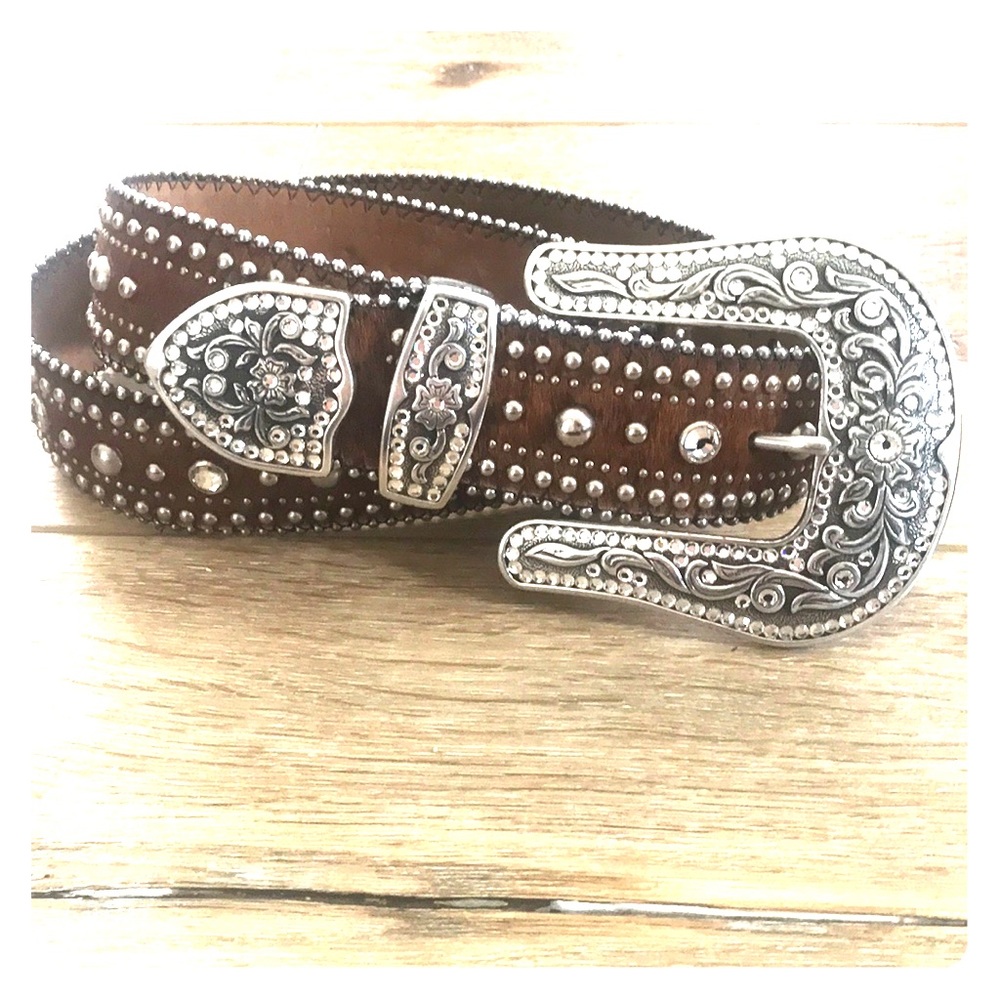 Gorgeous Tony Lama cowhide belt